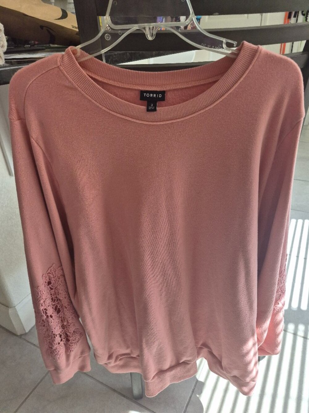 ⭐Beautiful!⭐ Torrid Pink Waffle knit long sleeve top with lace detailing
